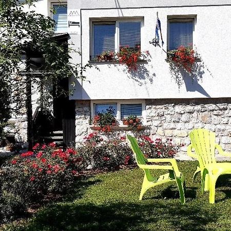 Apartmaji Mojca Križe Zewnętrze zdjęcie